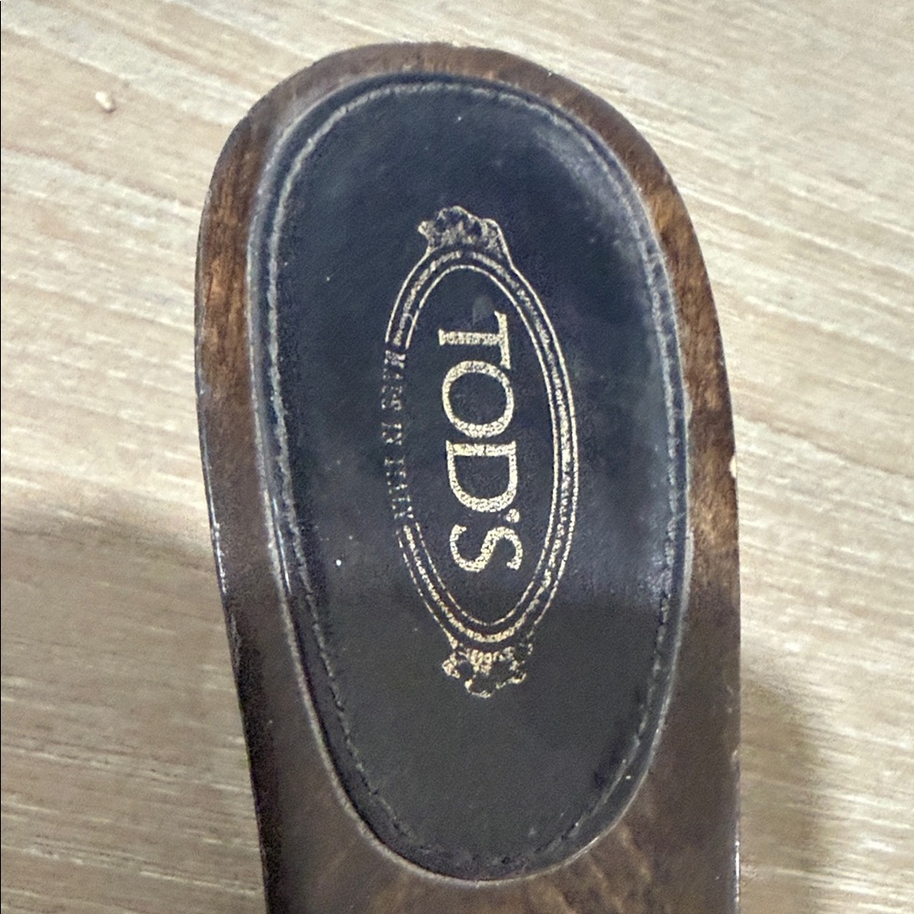 Tod's Black patent Leather Mules with Gold Accents - Picture 6 of 6